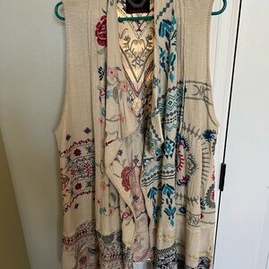 Johnny Was sleeveless embroidered kimono- mid-length.